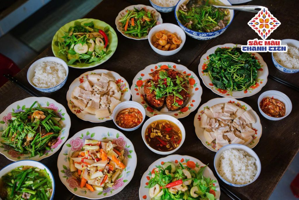Mâm cơm quê