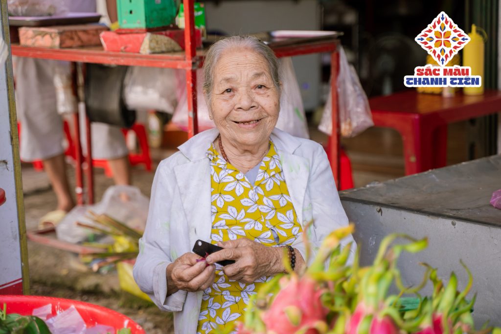 Nụ cười hồn hậu của người dân