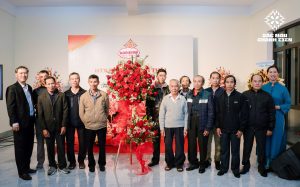 Tham gia buổi lễ ra mắt